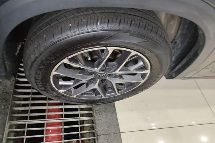 Used CHANGAN CS75 PLUS 2022 2nd Generation 1.5T Automatic Prestige Version Left Front Wheel Hub