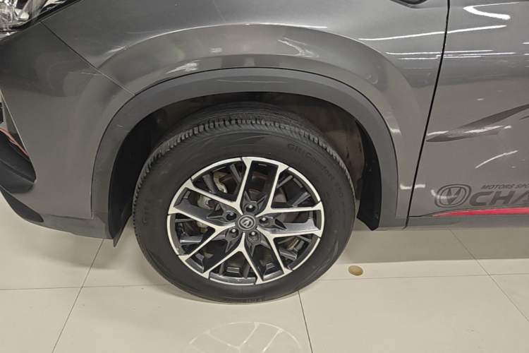 Used CHANGAN CS75 PLUS 2022 Classic Edition 1.5T Automatic Pioneer Model Left Front Wheel Hub