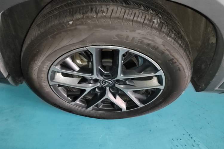 Used CHANGAN CS75 PLUS 2022 2nd Generation 1.5T Automatic Pilot Version Left Front Wheel Hub