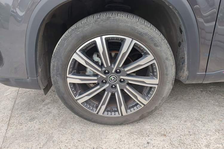 Used CHANGAN CS75 PLUS 2022 2nd Generation 1.5T Automatic Luxury Edition Left Front Wheel Hub