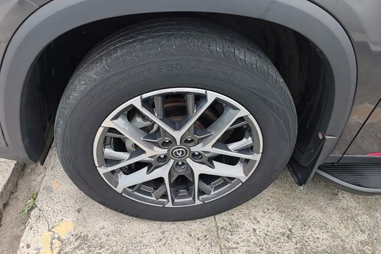 Used CHANGAN CS75 PLUS 2022 Classic Edition 1.5T Automatic Pioneer Model Left Front Wheel Hub