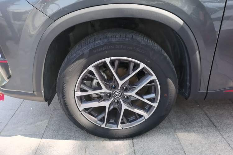 Used CHANGAN CS75 PLUS 2022 2nd Generation 1.5T Automatic Luxury Version Left Front Wheel Hub