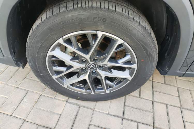 Used CHANGAN CS75 PLUS 2022 Classic Edition 1.5T Automatic Pioneer Model Left Front Wheel Hub