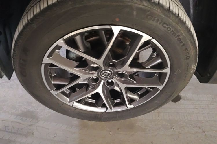 Used CHANGAN CS75 PLUS 2022 Classic Edition 1.5T Automatic Pioneer Model Left Front Wheel Hub
