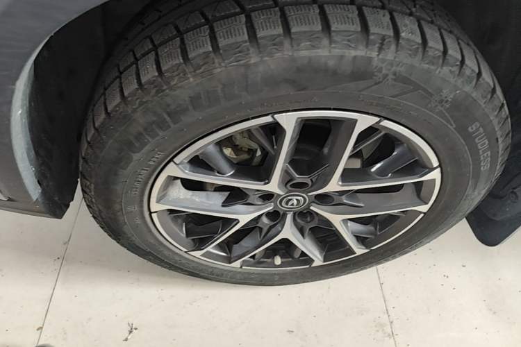 Used CHANGAN CS75 PLUS 2022 Classic Edition 1.5T Automatic Pioneer Model Left Front Wheel Hub