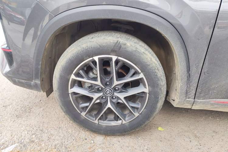 Used CHANGAN CS75 PLUS 2022 2nd Generation 1.5T Automatic Prestige Version Left Front Wheel Hub