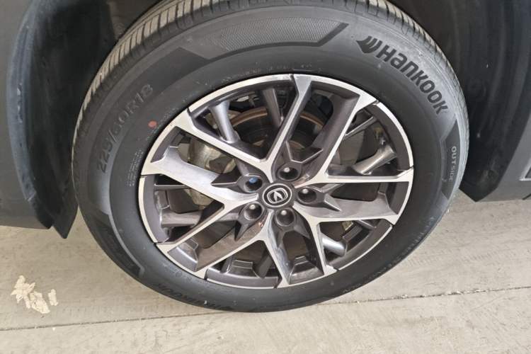 Used CHANGAN CS75 PLUS 2022 2nd Generation 1.5T Automatic Luxury Version Left Front Wheel Hub