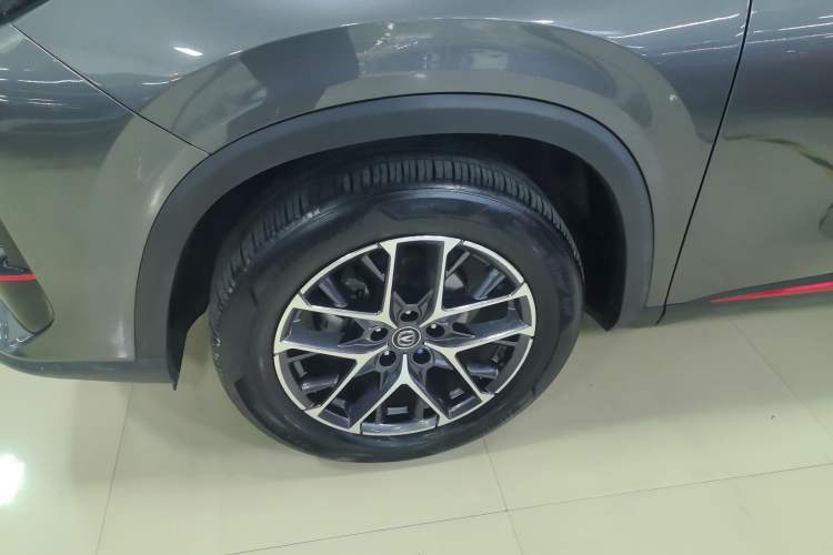 Used CHANGAN CS75 PLUS 2022 2nd Generation 1.5T Automatic Prestige Version Left Front Wheel Hub