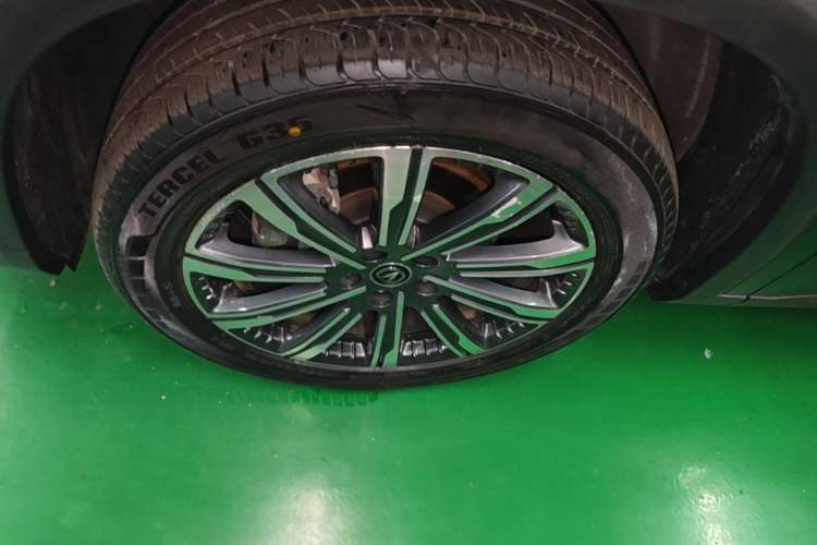 Used CHANGAN CS75 PLUS 2022 Second-Generation 2.0T Automatic Prestige Model Left Front Wheel Hub