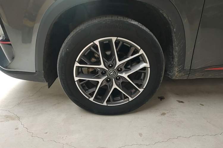Used CHANGAN CS75 PLUS 2022 2nd Generation 1.5T Automatic Prestige Version Left Front Wheel Hub