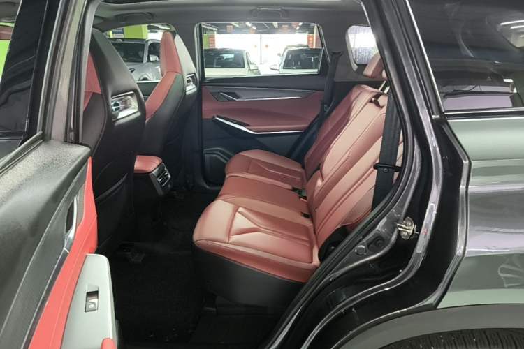 Used CHANGAN CS75 PLUS 2022 Second-Generation 2.0T Automatic Prestige Model Left Rear Seat