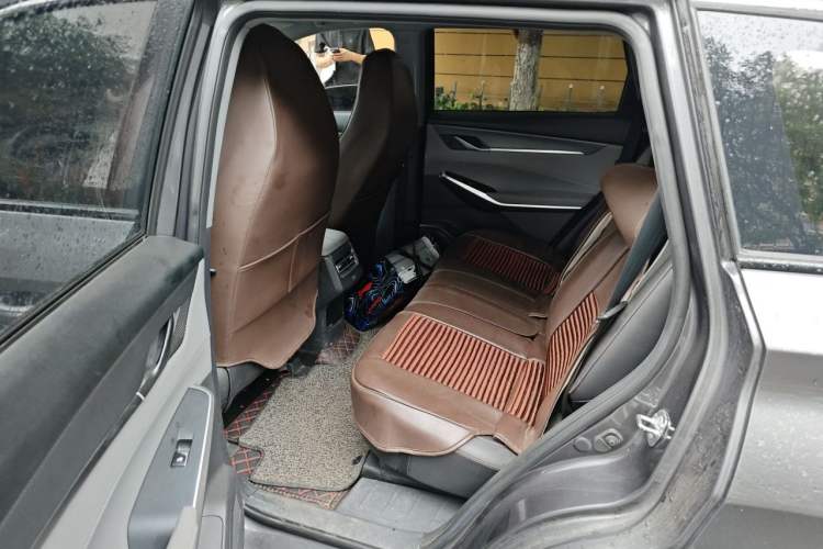 Used CHANGAN CS75 PLUS 2022 Second-Generation 2.0T Automatic Prestige Model Left Rear Seat