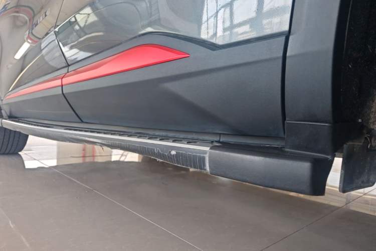 Used CHANGAN CS75 PLUS 2022 Second-Generation 2.0T Automatic Prestige Model Left Side Sill