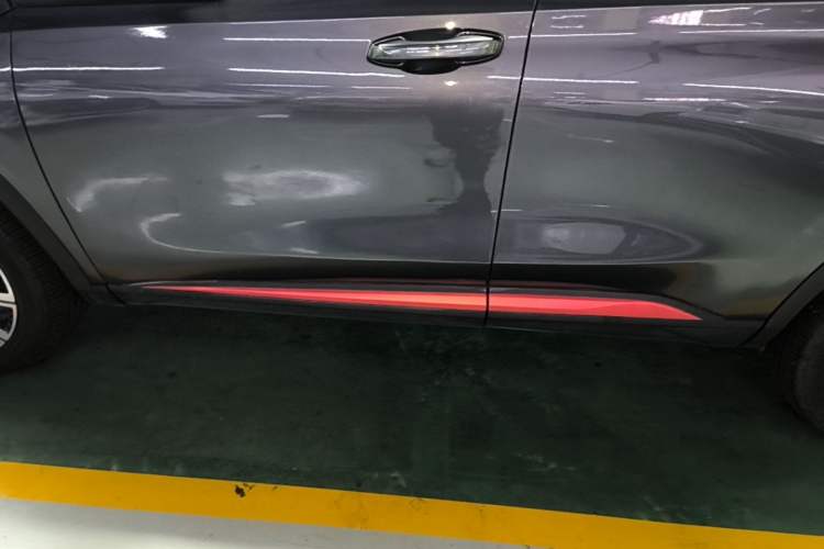 Used CHANGAN CS75 PLUS 2022 Second-Generation 2.0T Automatic Prestige Model Left Side Sill