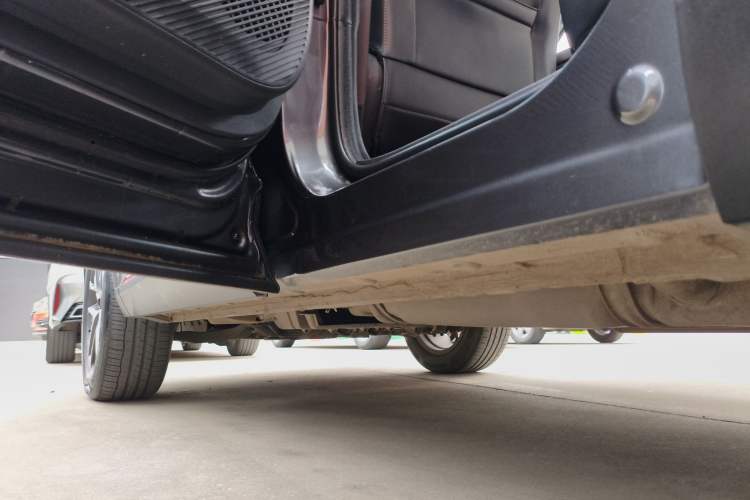 Used CHANGAN CS75 PLUS 2022 2nd Generation 1.5T Automatic Prestige Version Left Side Sill