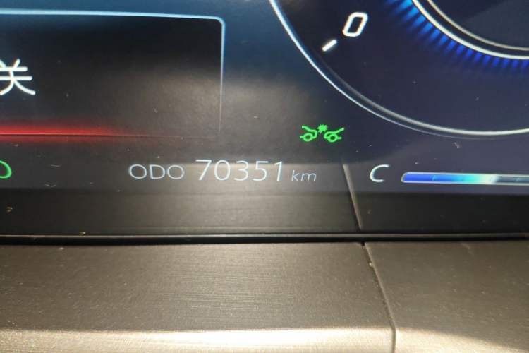 Used CHANGAN CS75 PLUS 2022 2.0T Automatic Flagship Edition Odometer Close Up