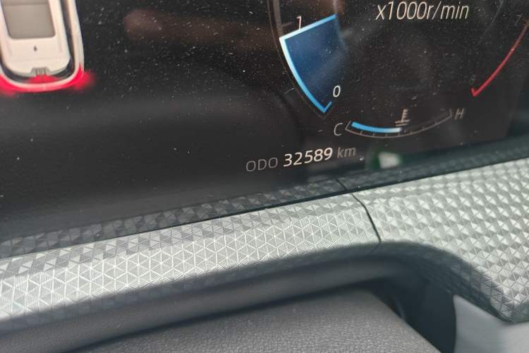 Used CHANGAN CS75 PLUS 2022 2nd Generation 1.5T Automatic Prestige Version Odometer Close Up