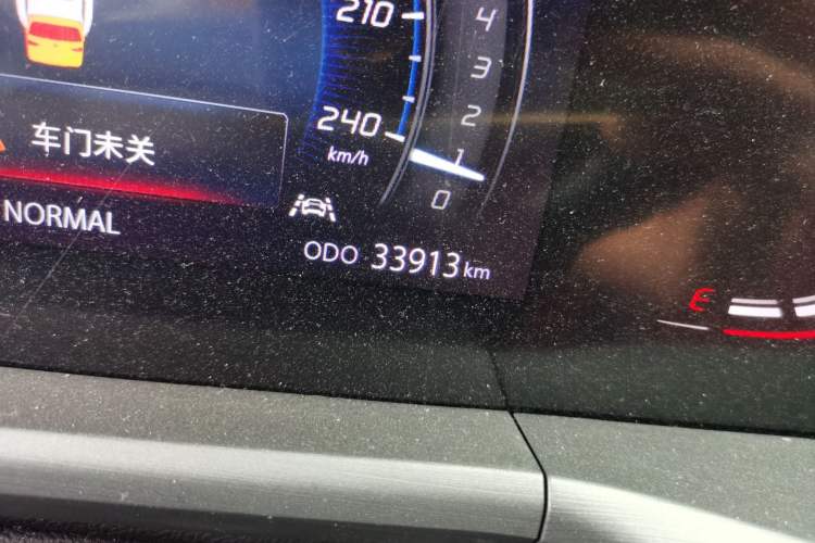 Used CHANGAN CS75 PLUS 2022 Classic Edition 1.5T Automatic Pioneer Model Odometer Close Up