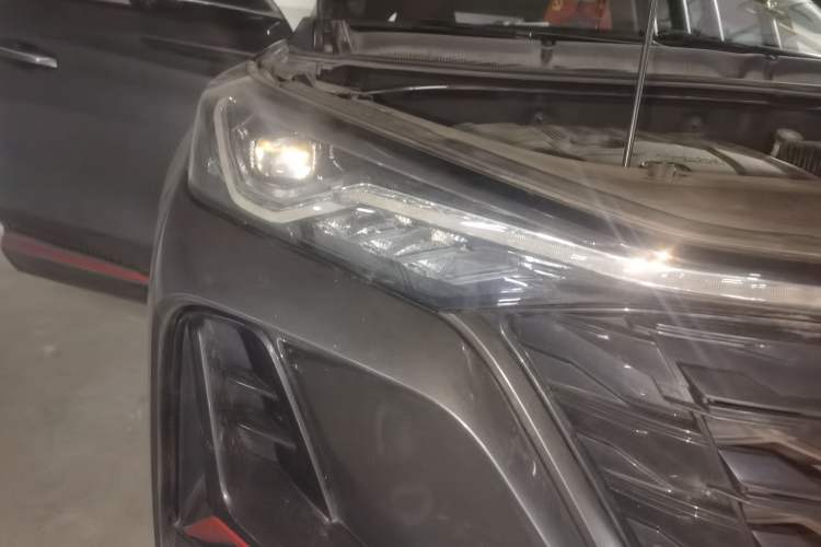Used CHANGAN CS75 PLUS 2022 1.5T Automatic Luxury Model Right Front Headlight