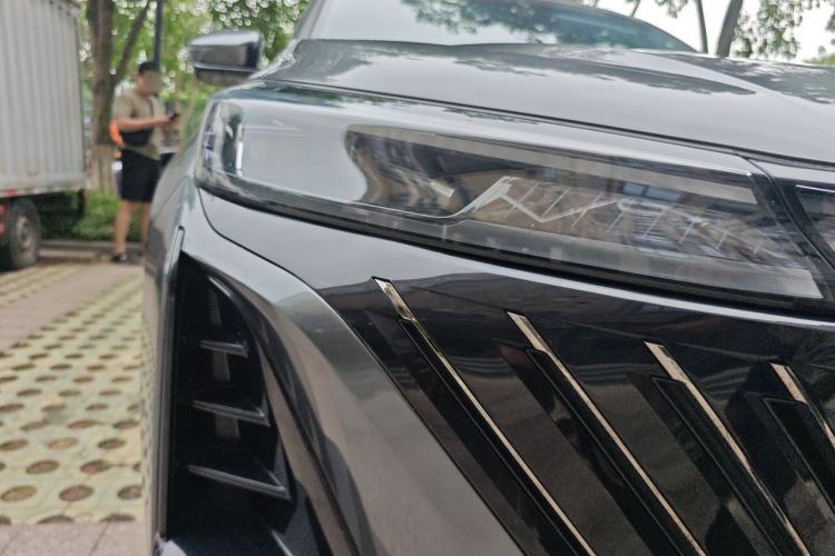 Used CHANGAN CS75 PLUS 2022 2nd Generation 1.5T Automatic Prestige Version Right Front Headlight