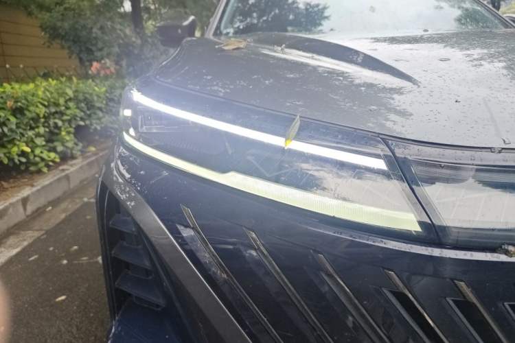 Used CHANGAN CS75 PLUS 2022 Second-Generation 2.0T Automatic Prestige Model Right Front Headlight