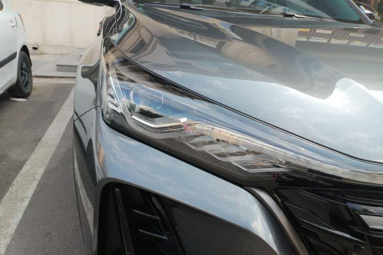 Used CHANGAN CS75 PLUS 2022 2nd Generation 1.5T Automatic Luxury Version Right Front Headlight