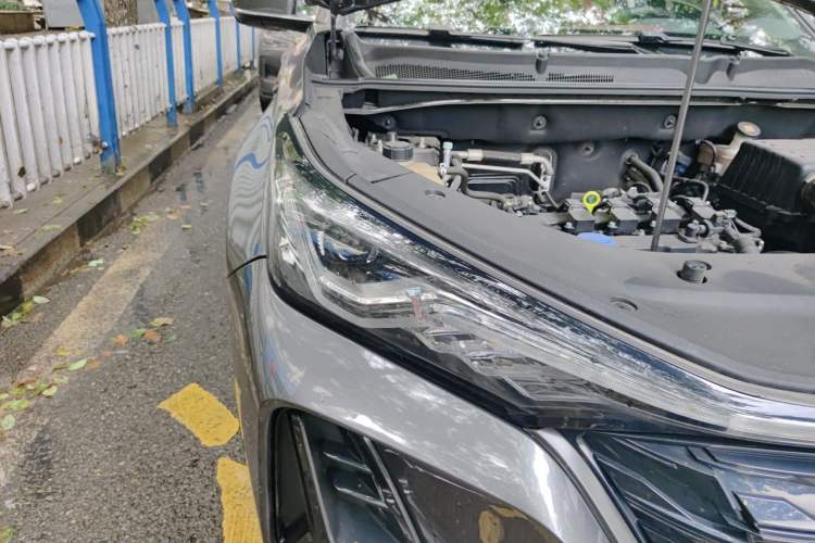 Used CHANGAN CS75 PLUS 2022 Classic Edition 1.5T Automatic Pioneer Model Right Front Headlight