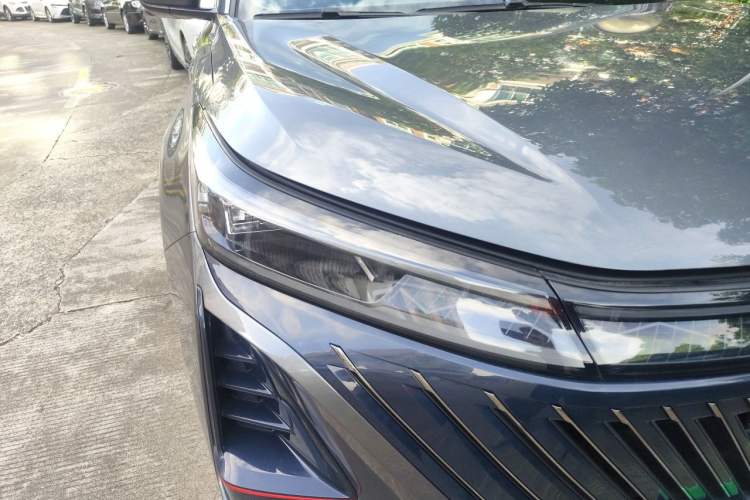 Used CHANGAN CS75 PLUS 2022 2nd Generation 1.5T Automatic Pilot Version Right Front Headlight
