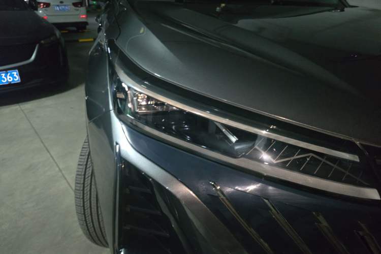 Used CHANGAN CS75 PLUS 2022 2nd Generation 1.5T Automatic Prestige Version Right Front Headlight