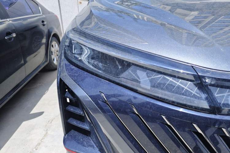 Used CHANGAN CS75 PLUS 2022 2nd Generation 1.5T Automatic Prestige Version Right Front Headlight