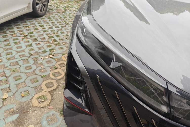 Used CHANGAN CS75 PLUS 2022 2nd Generation 1.5T Automatic Luxury Version Right Front Headlight