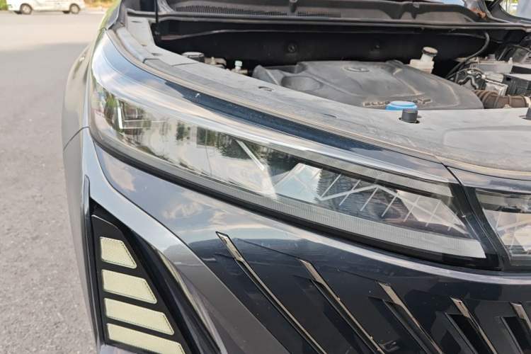 Used CHANGAN CS75 PLUS 2022 2nd Generation 1.5T Automatic Prestige Version Right Front Headlight