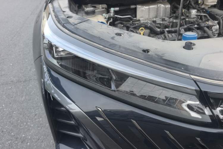 Used CHANGAN CS75 PLUS 2022 2nd Generation 1.5T Automatic Luxury Version Right Front Headlight