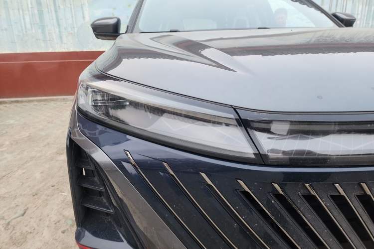 Used CHANGAN CS75 PLUS 2022 2nd Generation 1.5T Automatic Prestige Version Right Front Headlight
