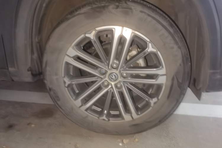 Used CHANGAN CS75 PLUS 2022 1.5T Automatic Luxury Model Right Front Wheel Hub
