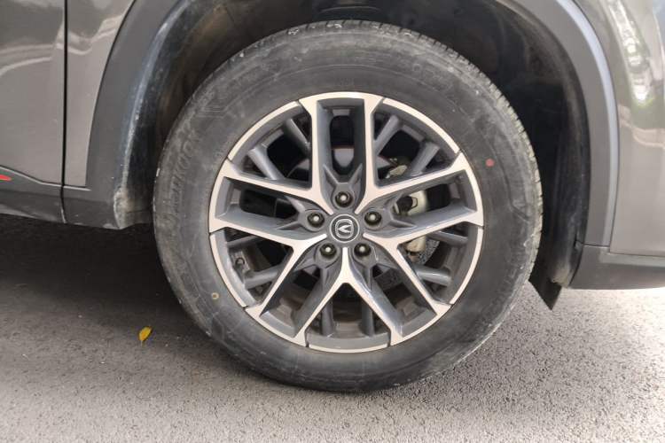 Used CHANGAN CS75 PLUS 2022 2nd Generation 1.5T Automatic Luxury Version Right Front Wheel Hub