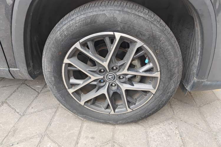 Used CHANGAN CS75 PLUS 2022 2nd Generation 1.5T Automatic Prestige Version Right Front Wheel Hub
