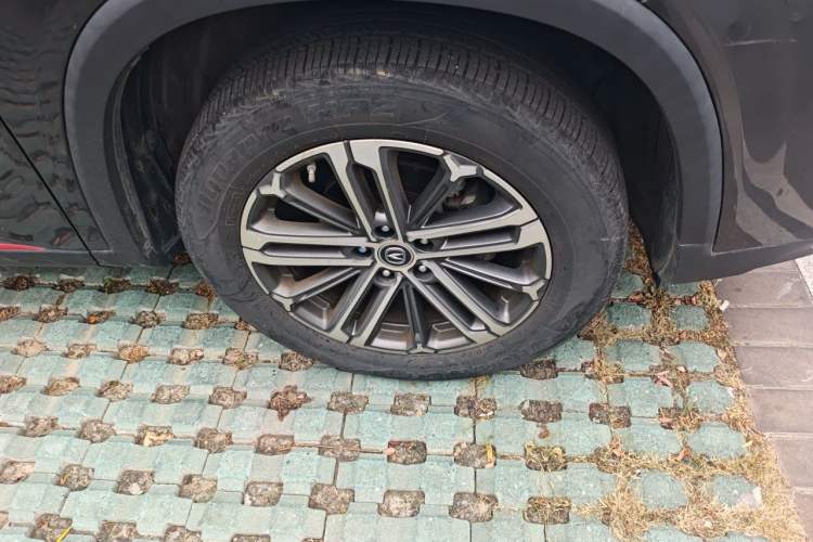Used CHANGAN CS75 PLUS 2022 1.5T Automatic Prestige Model Right Front Wheel Hub