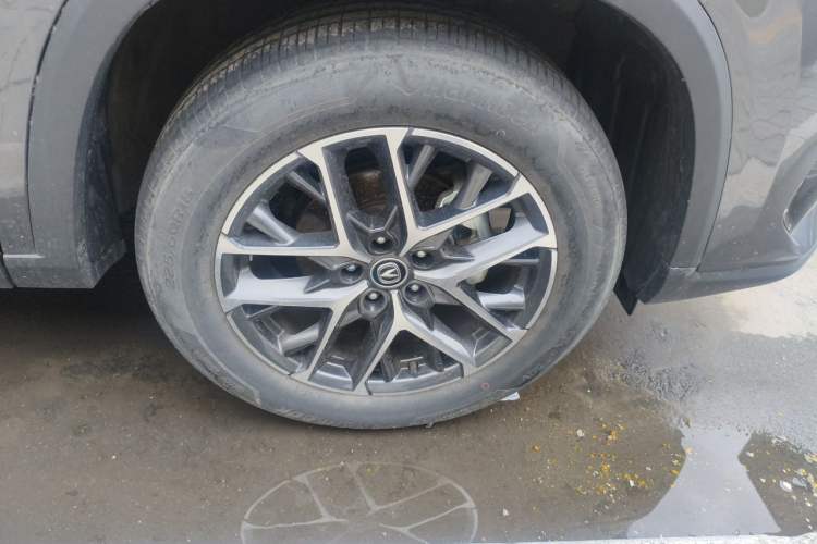 Used CHANGAN CS75 PLUS 2022 2nd Generation 1.5T Automatic Prestige Version Right Front Wheel Hub