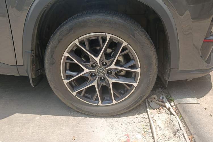 Used CHANGAN CS75 PLUS 2022 2nd Generation 1.5T Automatic Prestige Version Right Front Wheel Hub