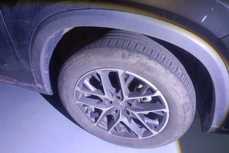 Used CHANGAN CS75 PLUS 2022 2nd Generation 1.5T Automatic Prestige Version Right Front Wheel Hub