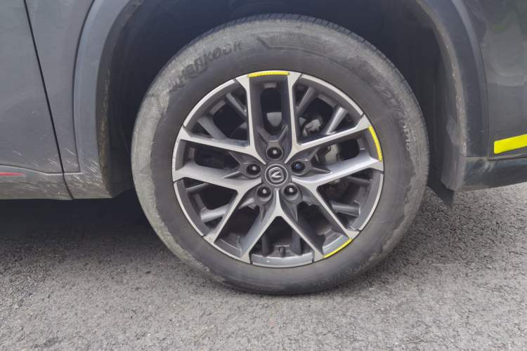 Used CHANGAN CS75 PLUS 2022 2nd Generation 1.5T Automatic Prestige Version Right Front Wheel Hub