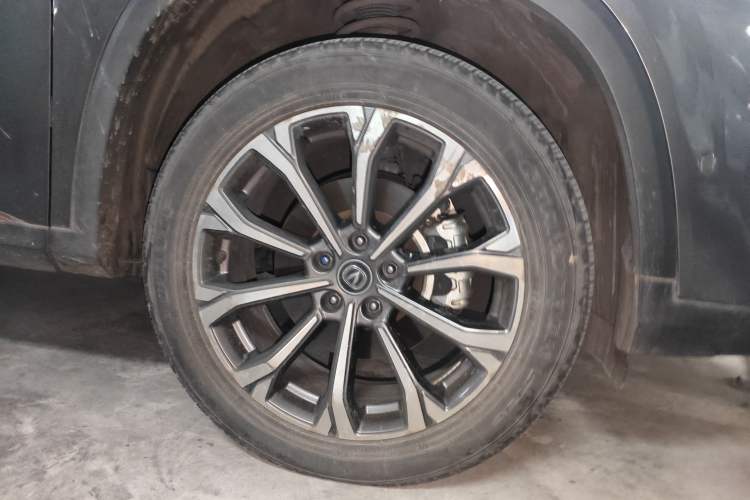 Used CHANGAN CS75 PLUS 2022 2.0T Automatic Flagship Edition Right Front Wheel Hub