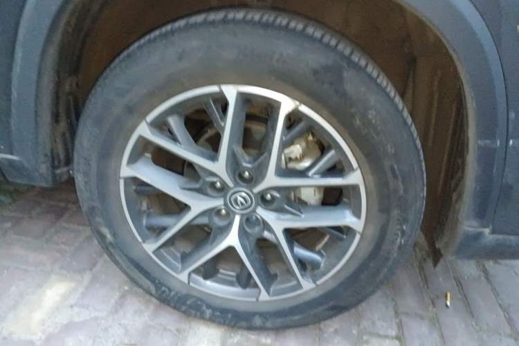 Used CHANGAN CS75 PLUS 2022 2nd Generation 1.5T Automatic Prestige Version Right Front Wheel Hub