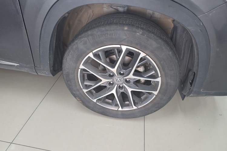 Used CHANGAN CS75 PLUS 2022 2nd Generation 1.5T Automatic Prestige Version Right Front Wheel Hub