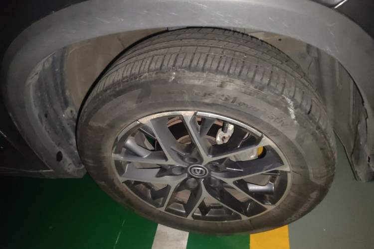 Used CHANGAN CS75 PLUS 2022 2nd Generation 1.5T Automatic Prestige Version Right Front Wheel Hub