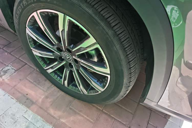 Used CHANGAN CS75 PLUS 2022 2nd Generation 1.5T Automatic Luxury Edition Right Front Wheel Hub
