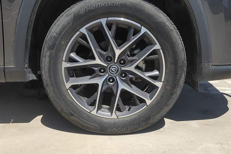Used CHANGAN CS75 PLUS 2022 2nd Generation 1.5T Automatic Luxury Edition Right Front Wheel Hub