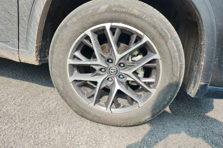 Used CHANGAN CS75 PLUS 2022 2nd Generation 1.5T Automatic Prestige Version Right Front Wheel Hub