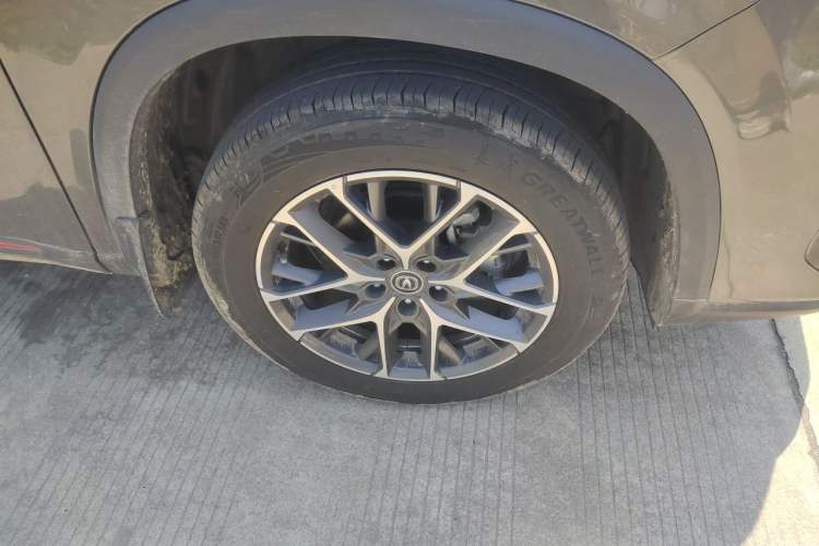 Used CHANGAN CS75 PLUS 2022 2nd Generation 1.5T Automatic Pilot Version Right Front Wheel Hub